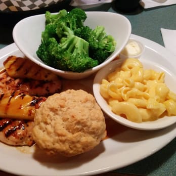 TwoRows Classic Grill - Teriyaki chicken with broccoli and mac and cheese - American Near Me - Allen, Texas TwoRows Classic Grill - Teriyaki chicken with broccoli and mac and cheese - American Near Me - Allen, Texas