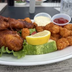 Headwaters Seafood & Grille - Fish and tater tot's