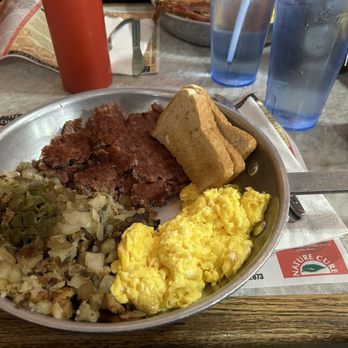 Hickory Valley Farm Restaurant - Homemade Corned Beef Hash and Eggs - Breakfast & Brunch Near Me - Swiftwater, Pennsylvania Hickory Valley Farm Restaurant - Homemade Corned Beef Hash and Eggs - Breakfast & Brunch Near Me - Swiftwater, Pennsylvania