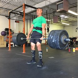 Power Plant Gym - Mike pulling deadlifts during FIT class