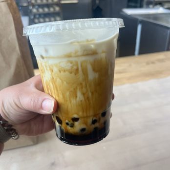 Mi Sant - Brown sugar fresh milk with boba - Bakeries Near Me - Roseville, Minnesota