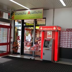 Kaufland - Zugang zur Bromelia-Apotheke und Geldautomat im Vorraum.