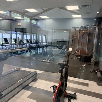 DoubleTree by Hilton Monroe Township Cranbury - Workout room across from pool - Hotels Near Me - Monroe, New Jersey DoubleTree by Hilton Monroe Township Cranbury - Workout room across from pool - Hotels Near Me - Monroe, New Jersey