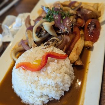 Rosty - Seafood Saltado - Peruvian Near Me - Los Angeles, California