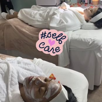 Young Forever Esthetic Center - The girls are relaxed! - Reflexology Near Me - Miami, Florida Young Forever Esthetic Center - The girls are relaxed! - Reflexology Near Me - Miami, Florida