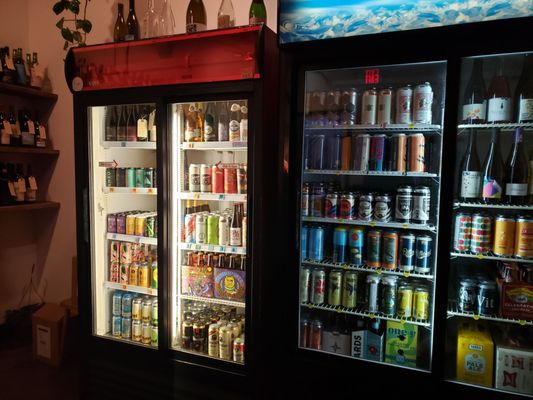 Tinys Bottle Shop by null
