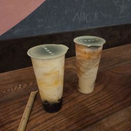 Mango tornado w boba, Thai tea Mango tornado w boba, Thai tea