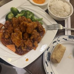 Sesame chicken and veggie egg rolls Sesame chicken and veggie egg rolls