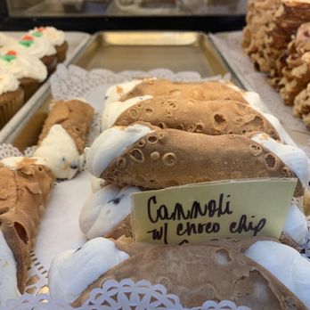 Fine Sweet Shoppe - Cannoli - Bakeries Near Me - Washington, DC, District of Columbia