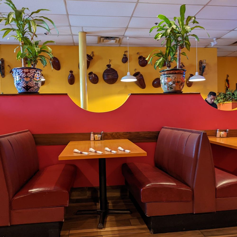 El Torazo Mexican Restaurant - tables and booths - Mexican Near Me - Louisville, Kentucky El Torazo Mexican Restaurant - tables and booths - Mexican Near Me - Louisville, Kentucky