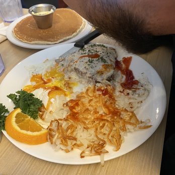 Red Rock Cafe - Chicken fried steak with gravy - Breakfast & Brunch Near Me - Sedona, Arizona Red Rock Cafe - Chicken fried steak with gravy - Breakfast & Brunch Near Me - Sedona, Arizona