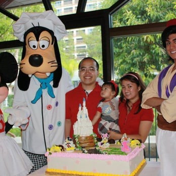 Goofy's Kitchen - Birthday party at goofy's kitchen - American Near Me - Anaheim, California
