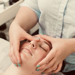 Skinology Skin and Body Studio - The best facial massage