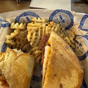 Treylor Park - Saint Augustine - Grilled Apple Pie Sandwich - Cocktail Bars Near Me - St. Augustine, Florida Treylor Park - Saint Augustine - Grilled Apple Pie Sandwich - Cocktail Bars Near Me - St. Augustine, Florida