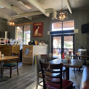 MeMe's Cafe - Inside - American Near Me - Springdale, Utah