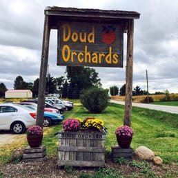 a sign for doud orchards