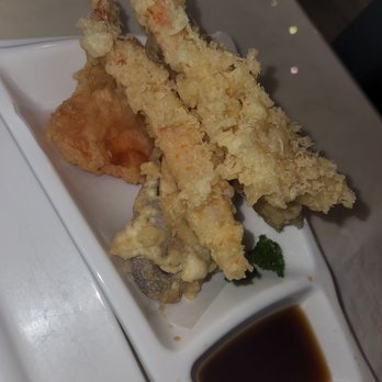 Maple Sushi - Shrimp tempura, sweet potato tempura and eggplant tempura - Sushi Bars Near Me - Vaughan, Ontario