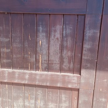 Aaron's Painting - Close up of faded and peeling  paint - Painters Near Me