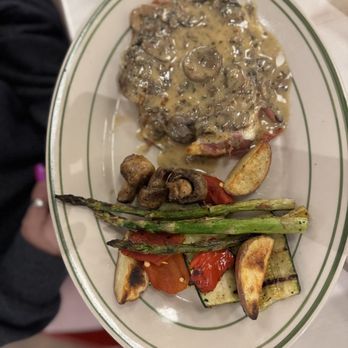 Mandolas Italian Kitchen - Jacksonville - Chicken marsala - Italian Near Me - Jacksonville, Florida Mandolas Italian Kitchen - Jacksonville - Chicken marsala - Italian Near Me - Jacksonville, Florida