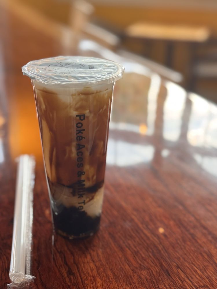 Poke Aces & Tea Logo