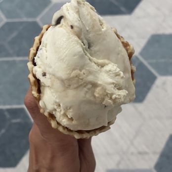 Kilwins - Chocolatiers & Shops Near Me - Delray Beach, Florida