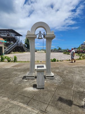 Two Lovers' Point by null