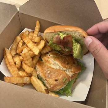 Malone's Fish Market - Grilled Chicken & Avocado sandwich - Bars Near Me - Newark, New Jersey