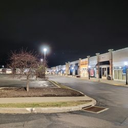 Shoppes At Montage - A mixture of empty and early closers.