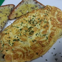 Bay Breeze Cafe - Vegetarian Omelette