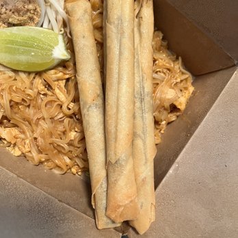 Manaow - Fried spring roll - Thai Near Me - Long Beach, California Manaow - Fried spring roll - Thai Near Me - Long Beach, California