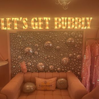 Brooke’s Bubble Bar - Champagne Bars Near Me - Fredericksburg, Texas