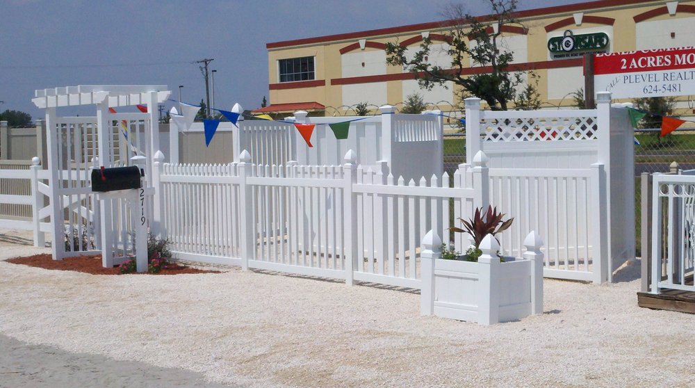 SPECIALIST FENCE CONCRETE Updated May 2024 12 Photos 12719 S US