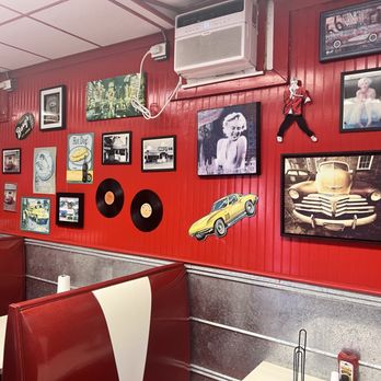 Pop's Diner - Interior - American Near Me - Carolina Beach, North Carolina Pop's Diner - Interior - American Near Me - Carolina Beach, North Carolina