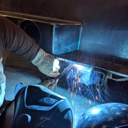 Rugged Rigz Unlimited - Teaching the hands; welding beds.