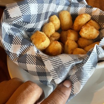 Cracker Barrel Old Country Store - White Cheddar Cheese Bites - American Near Me - Rochester, New York