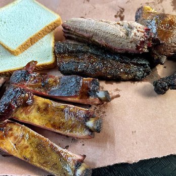 Lockhart Chisholm Trail BBQ - Barbeque Near Me - Lockhart, Texas