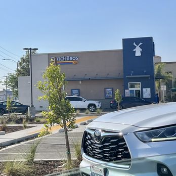 Dutch Bros Coffee - waiting in line... - Juice Bars & Smoothies Near Me - Fountain Valley, California Dutch Bros Coffee - waiting in line... - Juice Bars & Smoothies Near Me - Fountain Valley, California