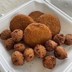 Krispy Krab - Crab cakes and hush puppies