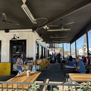 la Barbecue - Outside - Barbeque Near Me - Austin, Texas la Barbecue - Outside - Barbeque Near Me - Austin, Texas