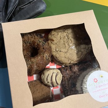 Defloured - Chocolate zucchini loaf, V oatmeal cream pie, Mexican hot cocoa brownie, cookie dough bal, ginger chocolate cookie - Bakeries Near Me - Chicago, Illinois