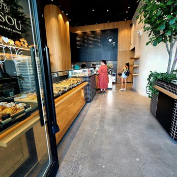 Bisou Bake House - Interior - Bakeries Near Me - Vancouver, British Columbia