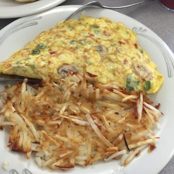Kuhio Grille - Veggie Omelette and hash browns - Hawaiian Near Me - Hilo, Hawaii