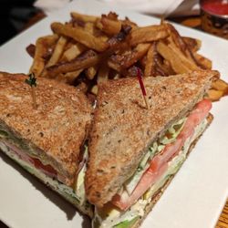 Ron Blacks Beer Hall - Almost healthy BLT