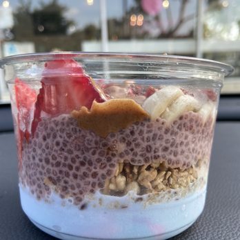Berry Brand - Coconut bowl with vanilla chia - Acai Bowls Near Me - Cerritos, California