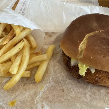 Ivanhoe's Drive In - Hand-breaded Tenderloin - Ice Cream & Frozen Yogurt Near Me - Upland, Indiana