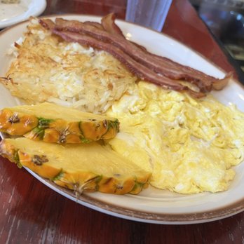Vanta Cafe - Breakfast & Brunch Near Me - Wailuku, Hawaii