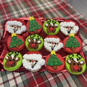 Eileen's Cookies Elkhorn - Christmas decorated sugar cookies - Bakeries Near Me - Omaha, Nebraska Eileen's Cookies Elkhorn - Christmas decorated sugar cookies - Bakeries Near Me - Omaha, Nebraska