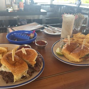 Gramps Getaway - Smashburger and Mahi Sandwich - Dive Bars Near Me - Key Biscayne, Florida