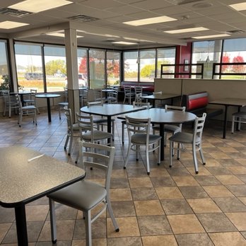 Hardee's - Inside - Fast Food Near Me - Winterset, Iowa Hardee's - Inside - Fast Food Near Me - Winterset, Iowa
