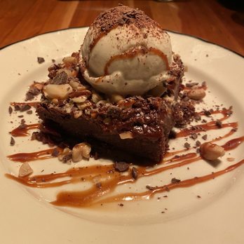 Houston's Restaurant - Warm Five - nut Brownie - Steakhouses Near Me - Pasadena, California Houston's Restaurant - Warm Five - nut Brownie - Steakhouses Near Me - Pasadena, California